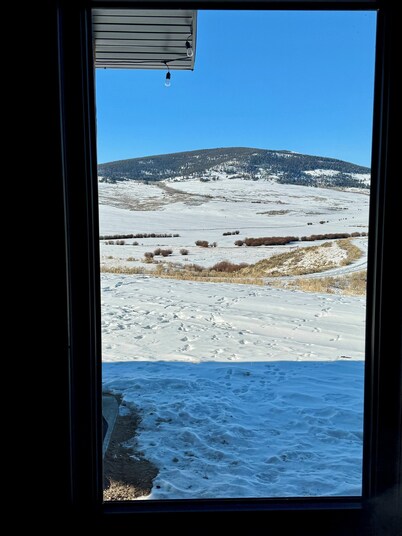 Cozy 2 bedroom cabin with loft in Polaris sleeps 6