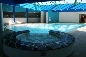 Indendørs pool, opvarmet pool