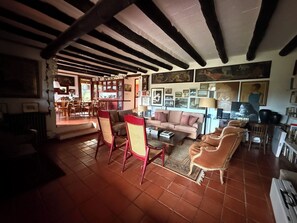 Smart-TV, Kamin, Computerbildschirme, Drucker