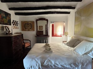 6 dormitoris, escriptori, planxa i posts de planxar i wifi 