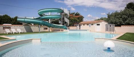 Piscina interna, piscina aquecida