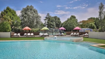 Piscina coperta, una piscina riscaldata