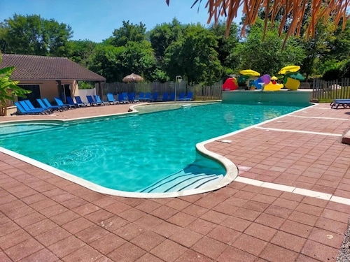 ZEcamping 4* familial pataugeoire animaux acceptés locatif TV 29m2