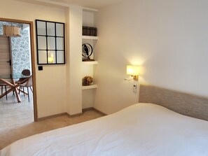 5 Schlafzimmer, Bügeleisen/Bügelbrett, WLAN, Bettwäsche