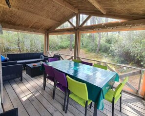 تناول الطعام بالخارج