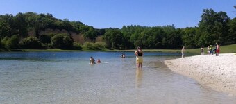 ZEcamping 3* animé 1km plage pataugeoire dog friendly locatif TV 35m2