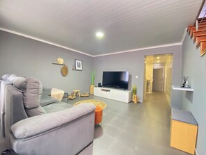 TV - Sea Breeze (São Roque)