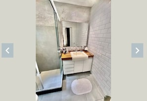 Toallas y papel de baño