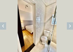 Handdukar och toalettpapper