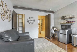 Interior - Cozy Studio Near Garden of the Gods (Colorado Springs)