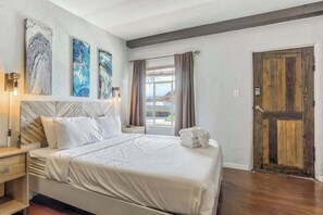 1 bedroom, desk, iron/ironing board, WiFi