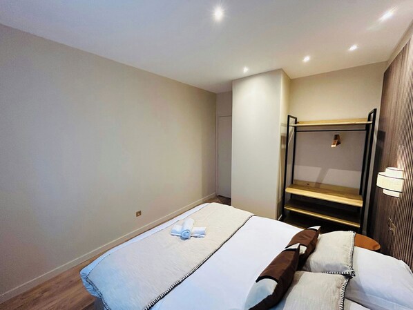 2 bedrooms, WiFi, bed sheets