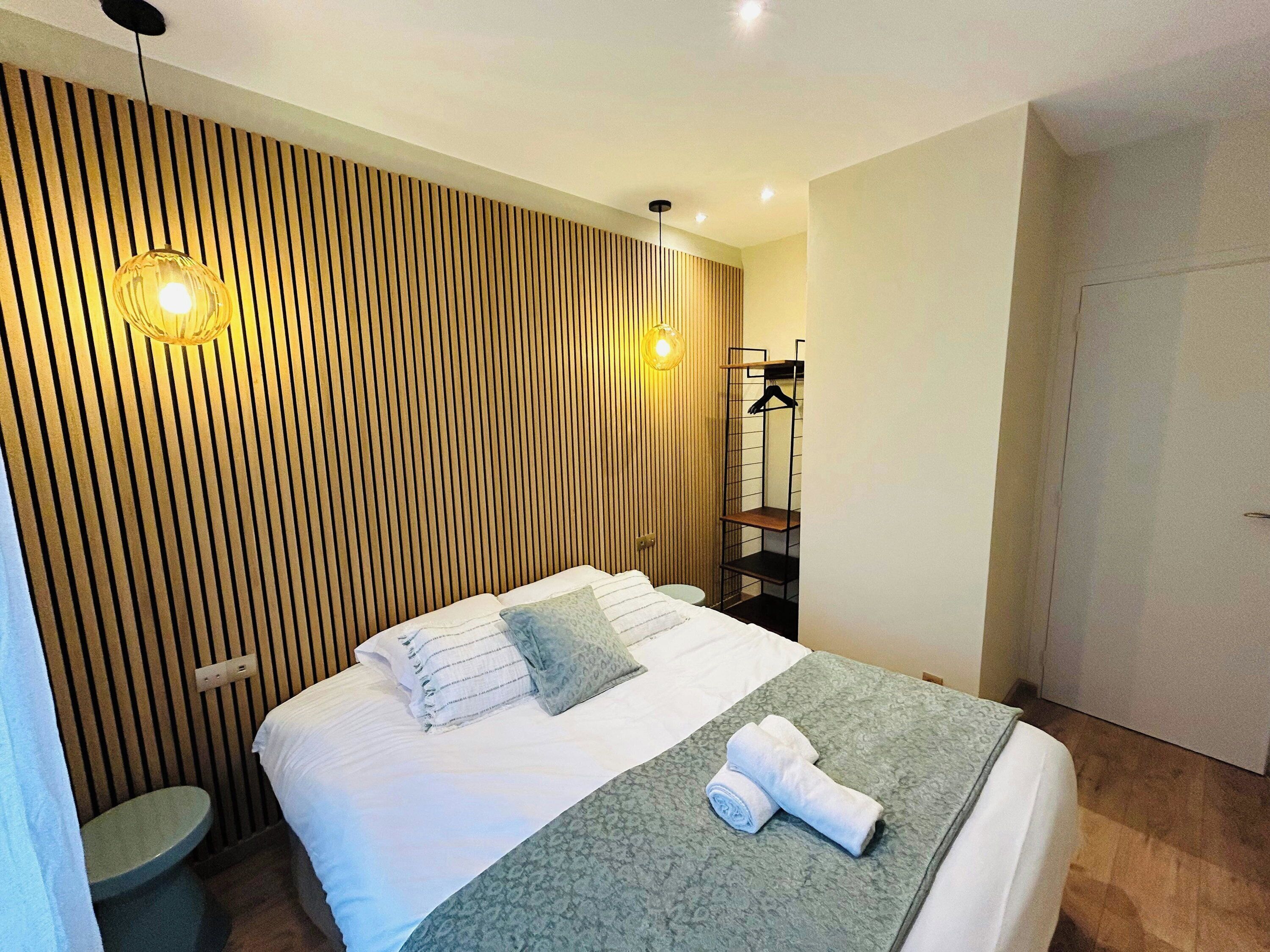 2 Schlafzimmer, Schreibtisch, Bügeleisen/Bügelbrett, WLAN