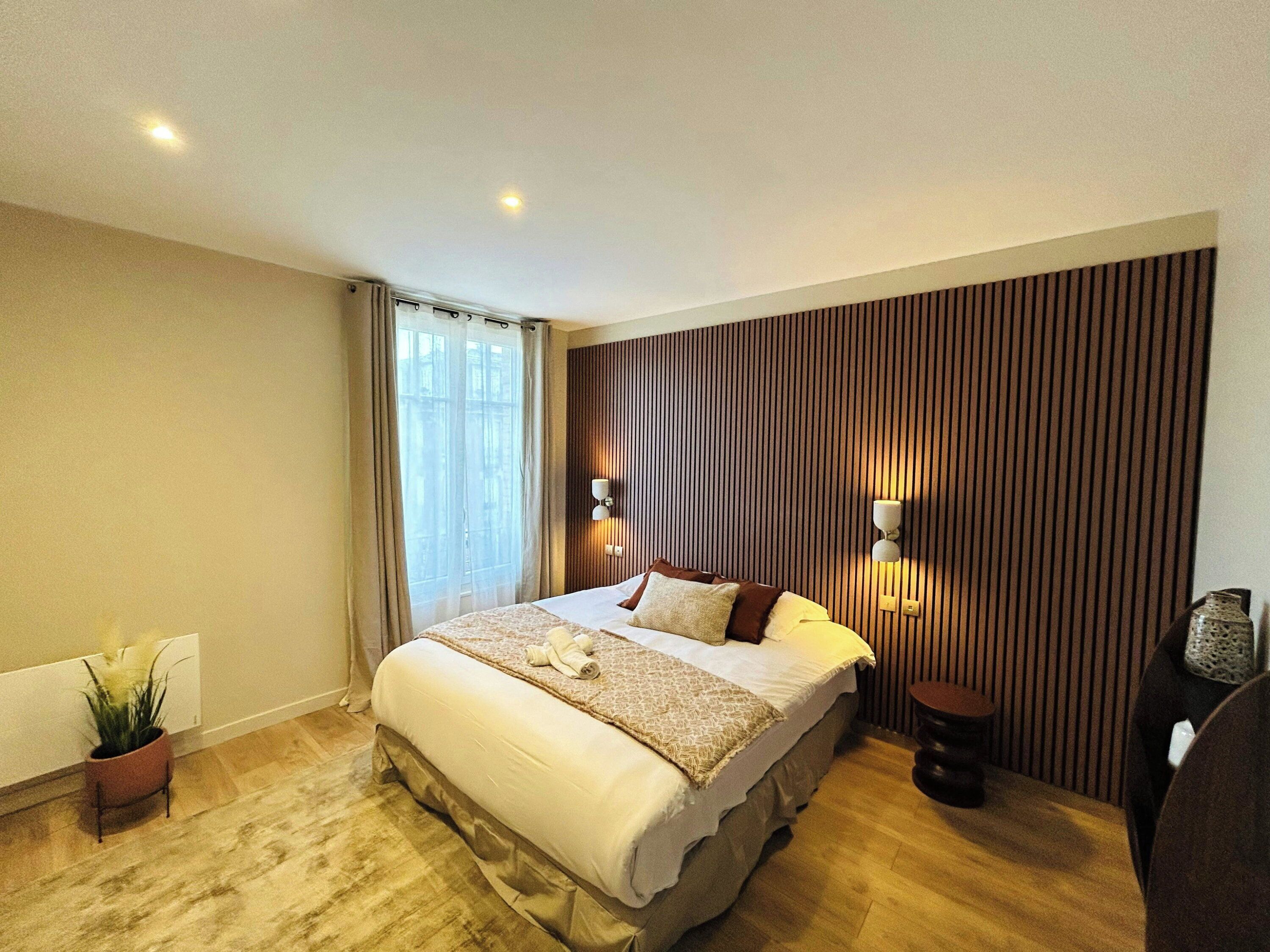 2 bedrooms, desk, iron/ironing board, WiFi