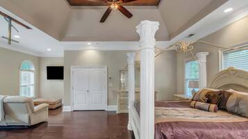 8 bedrooms, iron/ironing board, WiFi, bed sheets