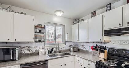 3 BR Westminster Home | Hot Tub