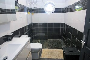 Shower, hair dryer, towels, soap - Les NUITS GALANTES - Apartment LANTANA (Saint-François)