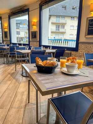 Colazione continentale, servita tutte le mattine (8.90 EUR a persona) 