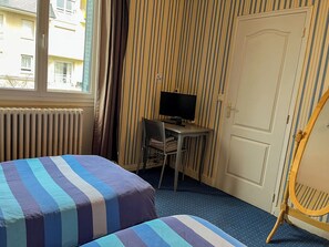 Chambre Double Ăconomique | Fer et planche Ă repasser, Wi-Fi gratuit