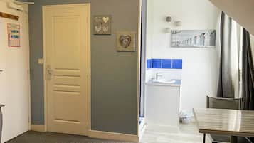 Chambre Double Classique, vue marina | Fer et planche Ă repasser, Wi-Fi gratuit