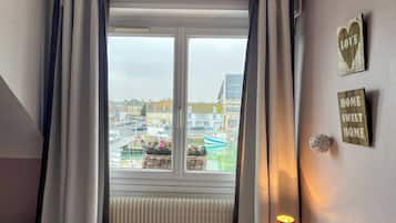 Classic Triple Room, Marina View | Iron/ironing board, free WiFi