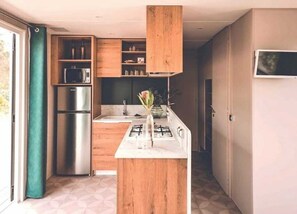 Kühlschrank, Herdplatte, Geschirrspüler