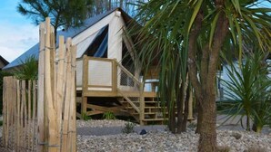 Unclassified image, 4 of 15, button - ZEcamping familial espace aquatique dog friendly locatif 21m2 5 pers (Le Château-d'Olonne)