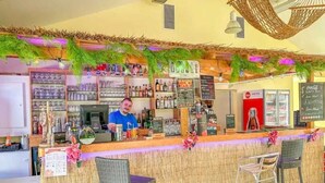 Bar (on property) - ZEcamping familial parc aquatique et piscine couverte (Saint-Michel-Chef-Chef)