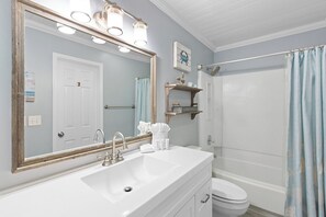 Towels - Seacove 7B - Miramar Beach, Heated Community Pool, Near Shops+ Dining! (Miramar Beach)