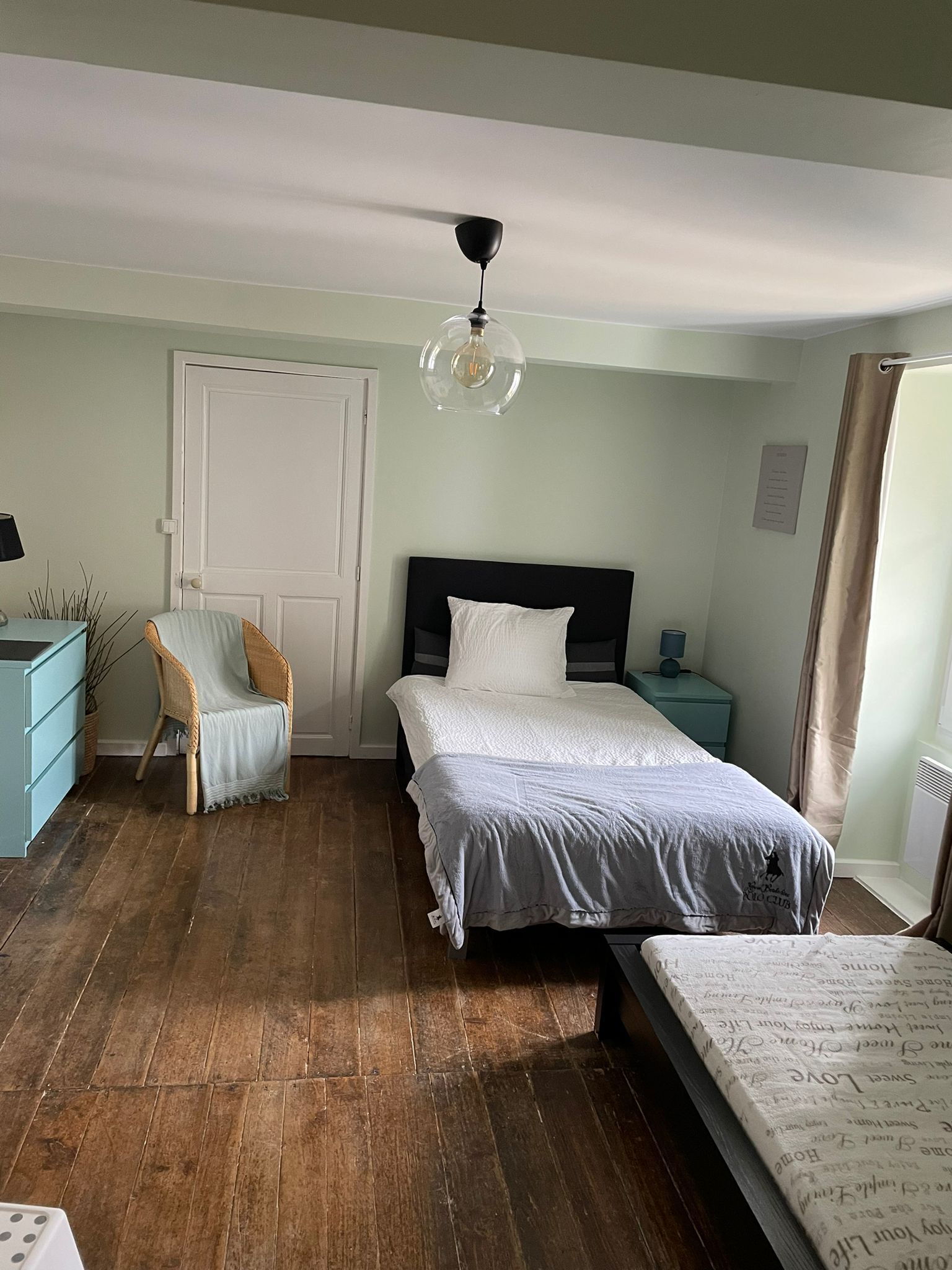 2 dormitorios, tabla de planchar con plancha, wifi gratis y ropa de cama