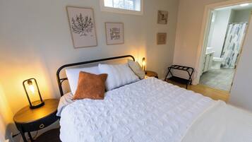 5 Schlafzimmer, Schreibtisch, Bügeleisen/Bügelbrett, Reisekinderbett