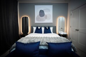 3 bedrooms, iron/ironing board, free WiFi, bed sheets - Opulent Haven ~ Luxury Retreat in the heart of Atlanta  (Atlanta)