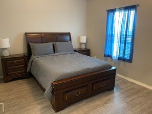 2 bedrooms, desk, iron/ironing board, WiFi