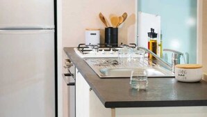 Private kitchen - ZEcamping familial espace aquatique locatif TV clim 8 pers (Olonne-sur-Mer)