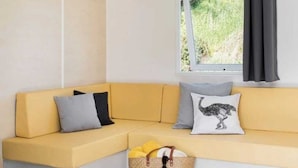 Interior - ZEcamping familial espace aquatique locatif TV clim 8 pers (Olonne-sur-Mer)