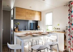 Kühlschrank, Herdplatte, Geschirrspüler