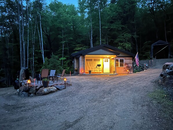Exterior - Forest Edge Homestead Charming 2 bdr. Bungalow in heart of MT Washington Valley (Intervale)