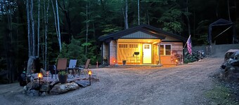 Forest Edge Homestead Charming 2 bdr. Bungalow in heart of MT Washington Valley