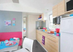 Kühlschrank, Herdplatte, Geschirrspüler