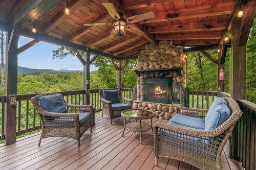 Views for Days-Big Game Room-Hot Tub-3 King Beds!