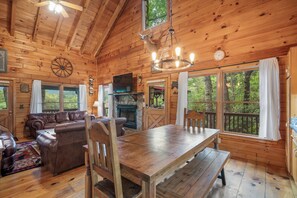 Smart-TV, peis og bordtennis