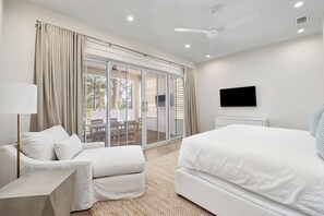 4 bedrooms, iron/ironing board, travel crib, internet - Paralia -  Private Pool, Golf Cart, Lakefront (Santa Rosa Beach)