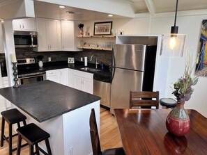 Microwave, oven, stovetop, dishwasher - Charming 2-bedroom house with AC, WiFi in the Sky Valley Country Club. (Dillard)