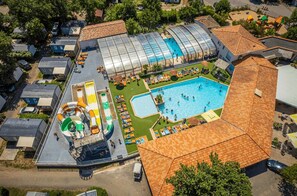 Una piscina techada