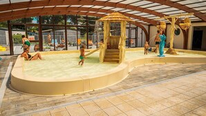Children’s area - ZEcamping piscine couverte pet friendly club enfant locatif TV 30m2 (Saint-Georges-d'Oléron)