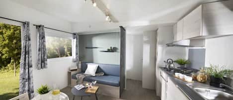 Frigorífico, placa de cocina y lavavajillas