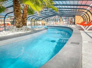 Indendørs pool