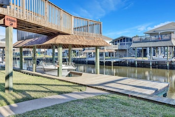 Great spot to fish or catch some crab