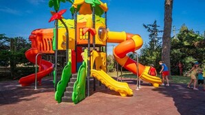 Children’s area - ZEcamping familial espace aquatique locatif TV 35m2 6 pers (Portiragnes)