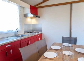 Fridge, microwave, stovetop